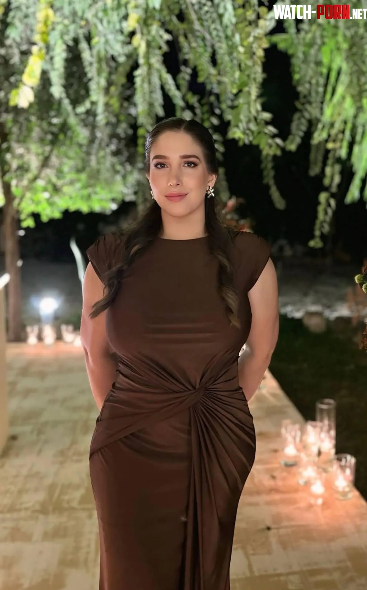 Now that’s a stretchy dress by DryTruck1