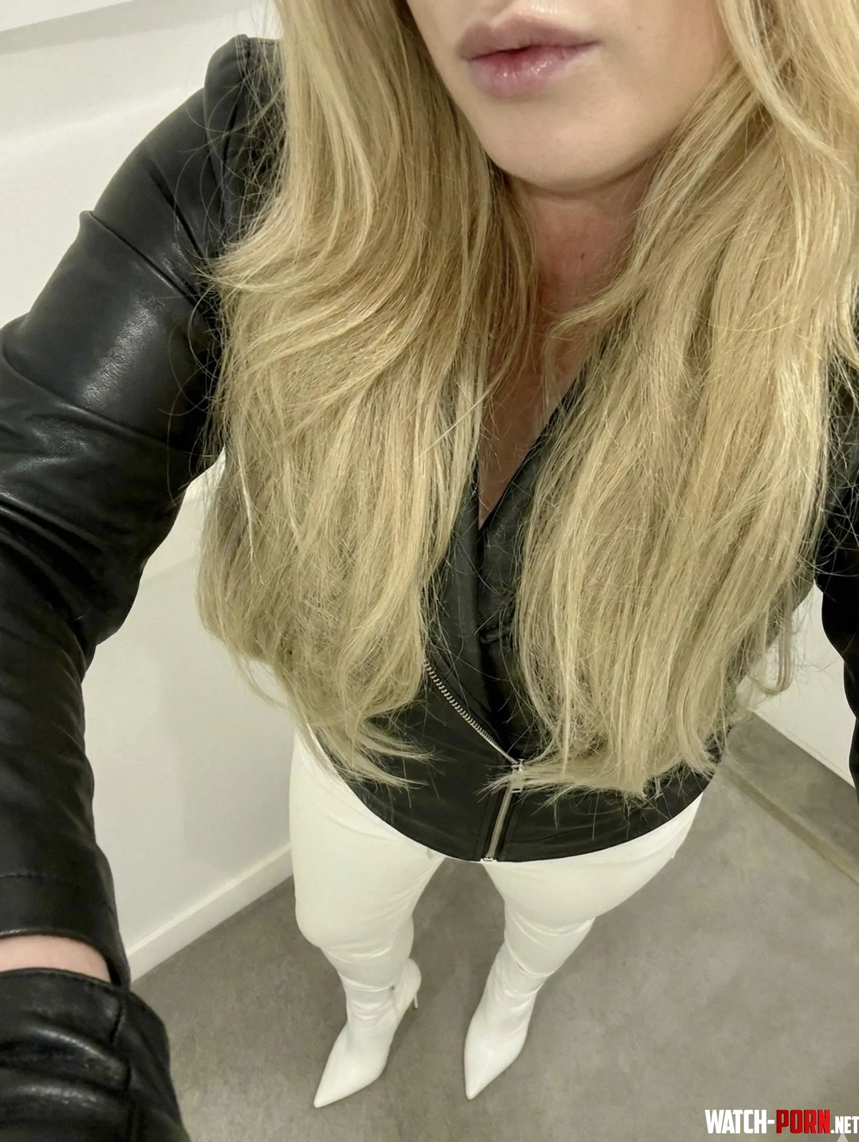 POV I’m getting date ready. I hope you’re ok with head to toe contrast leather by heeledobsession