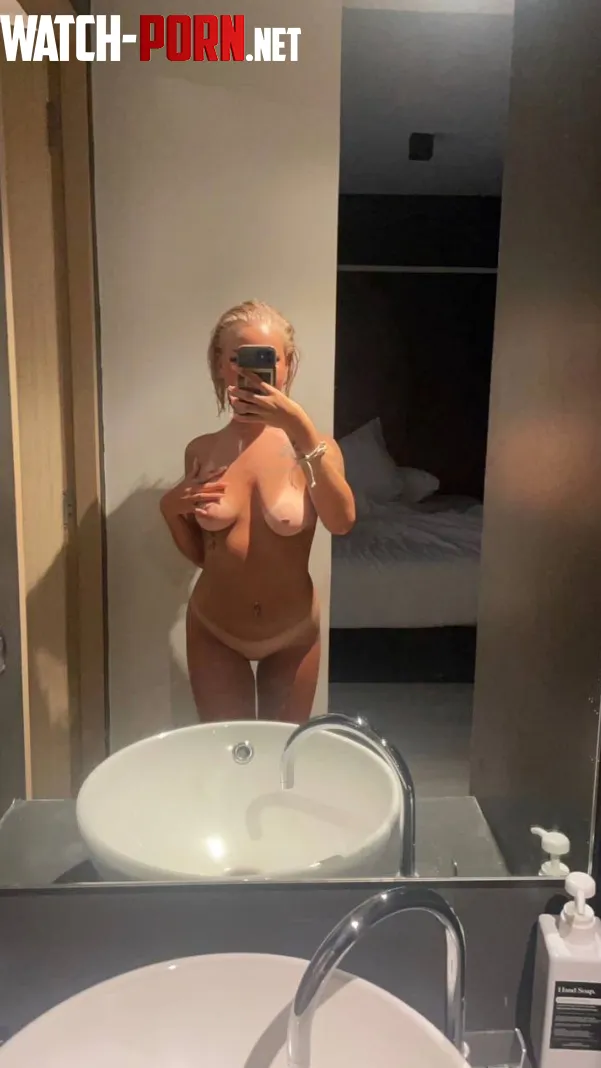 Berätta vad du vill göra med mig 😈 by Stunning-Force-5600