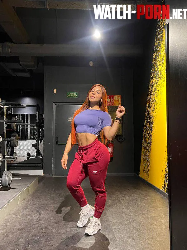 Feeling cute at the gym by Real-Diver8010