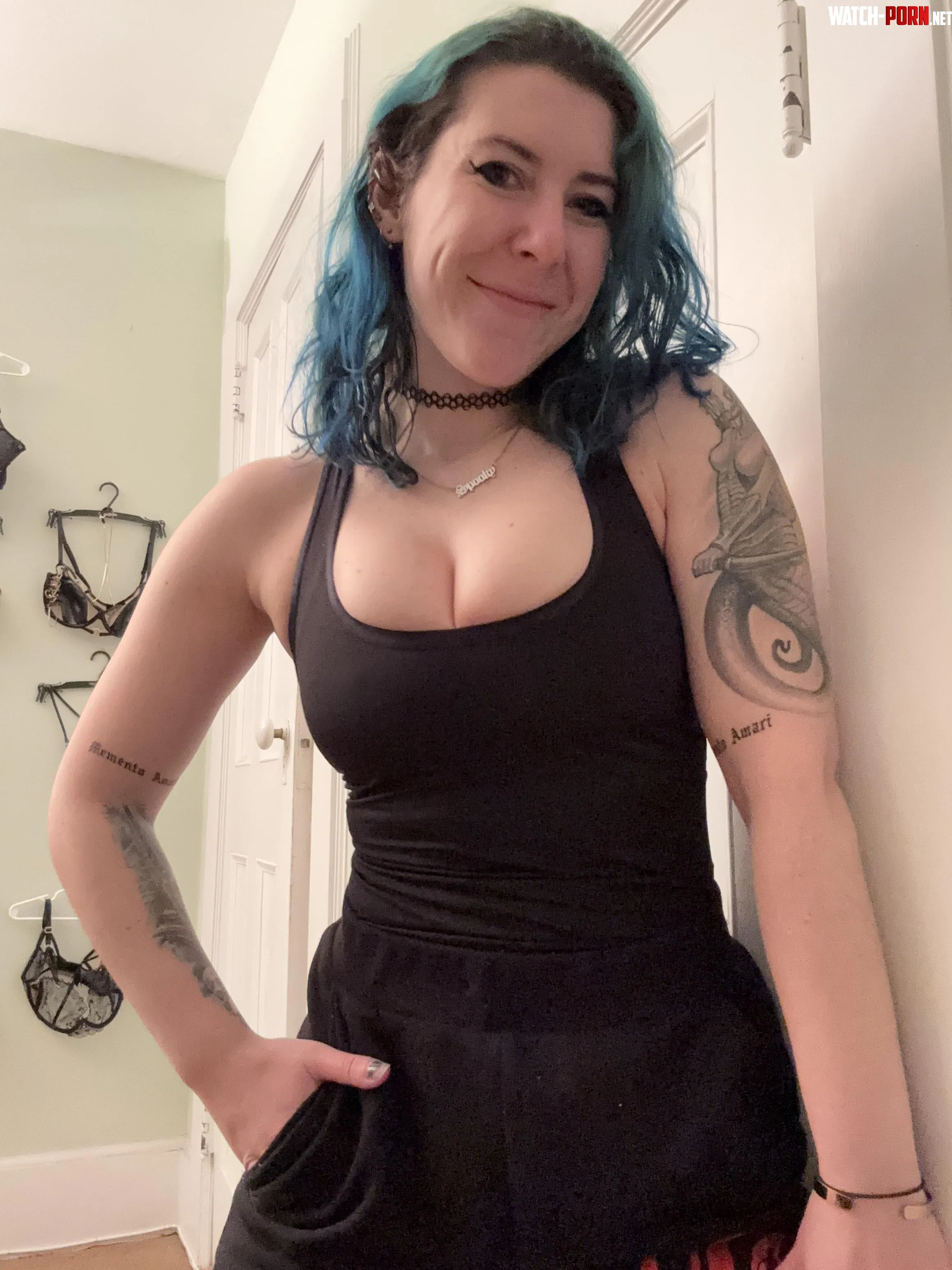 They say black makes everything look slimmer, but I'd say they look great by sirenskiss3