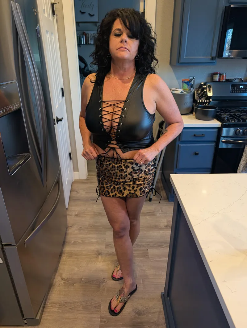 Thumbnail JustJuicyJulz - A 49f Milf - Learn More in maturemilf