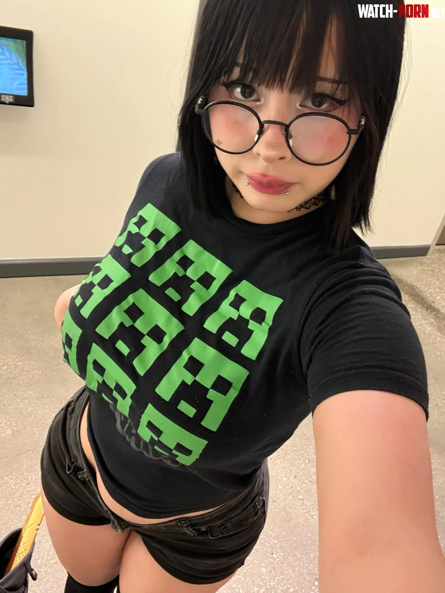 my shirts cute, huh? ;3 by littlecharmerrxx