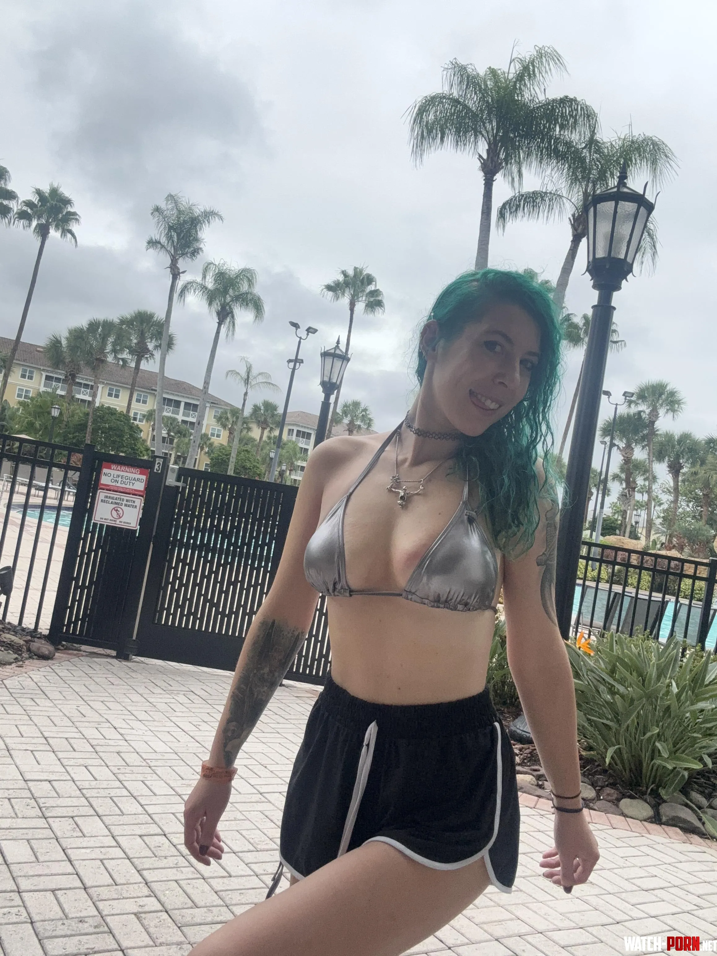 Cleavage with the palm trees by sirenskiss3