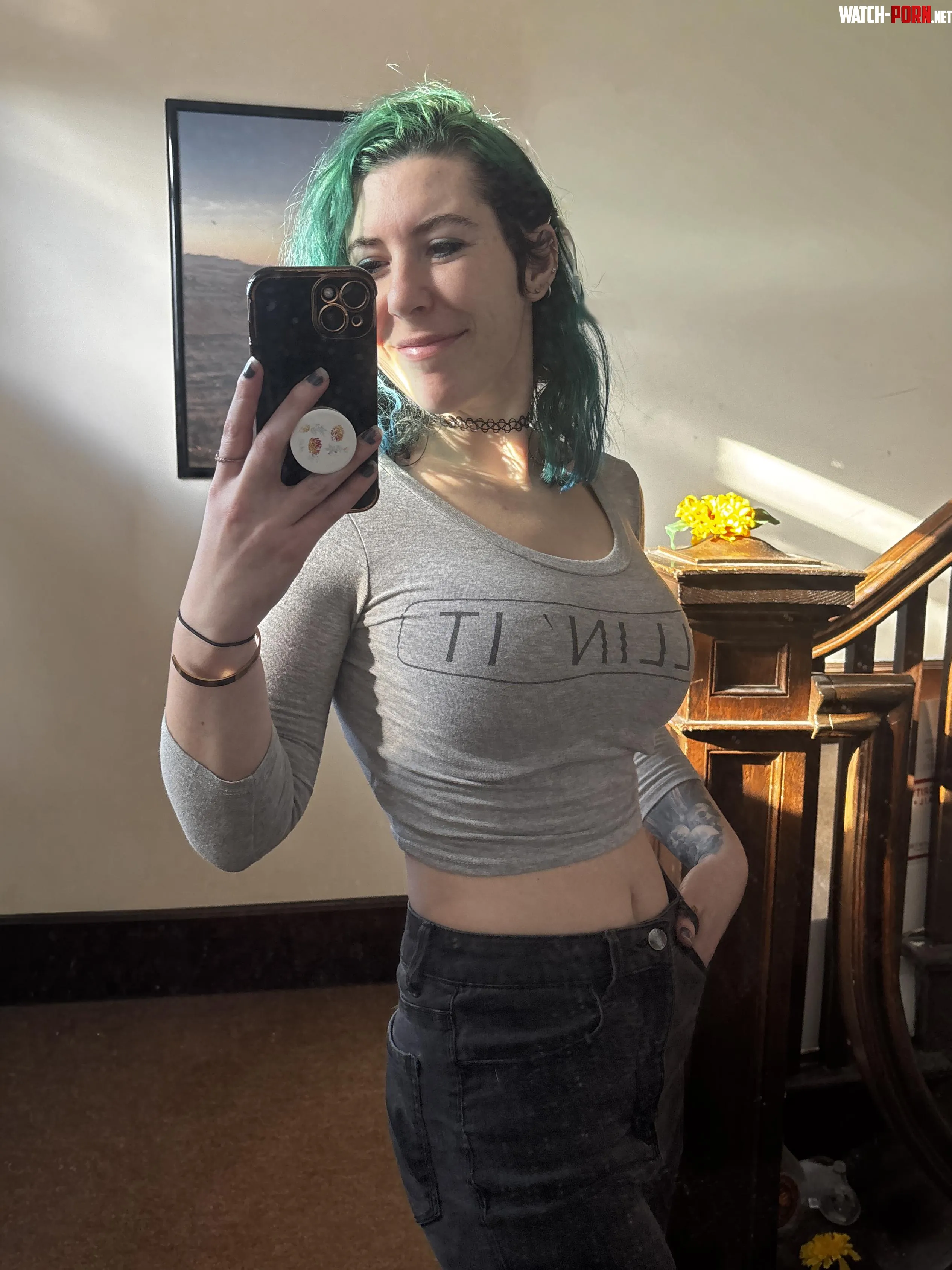 Love my crop tops tight by sirenskiss3