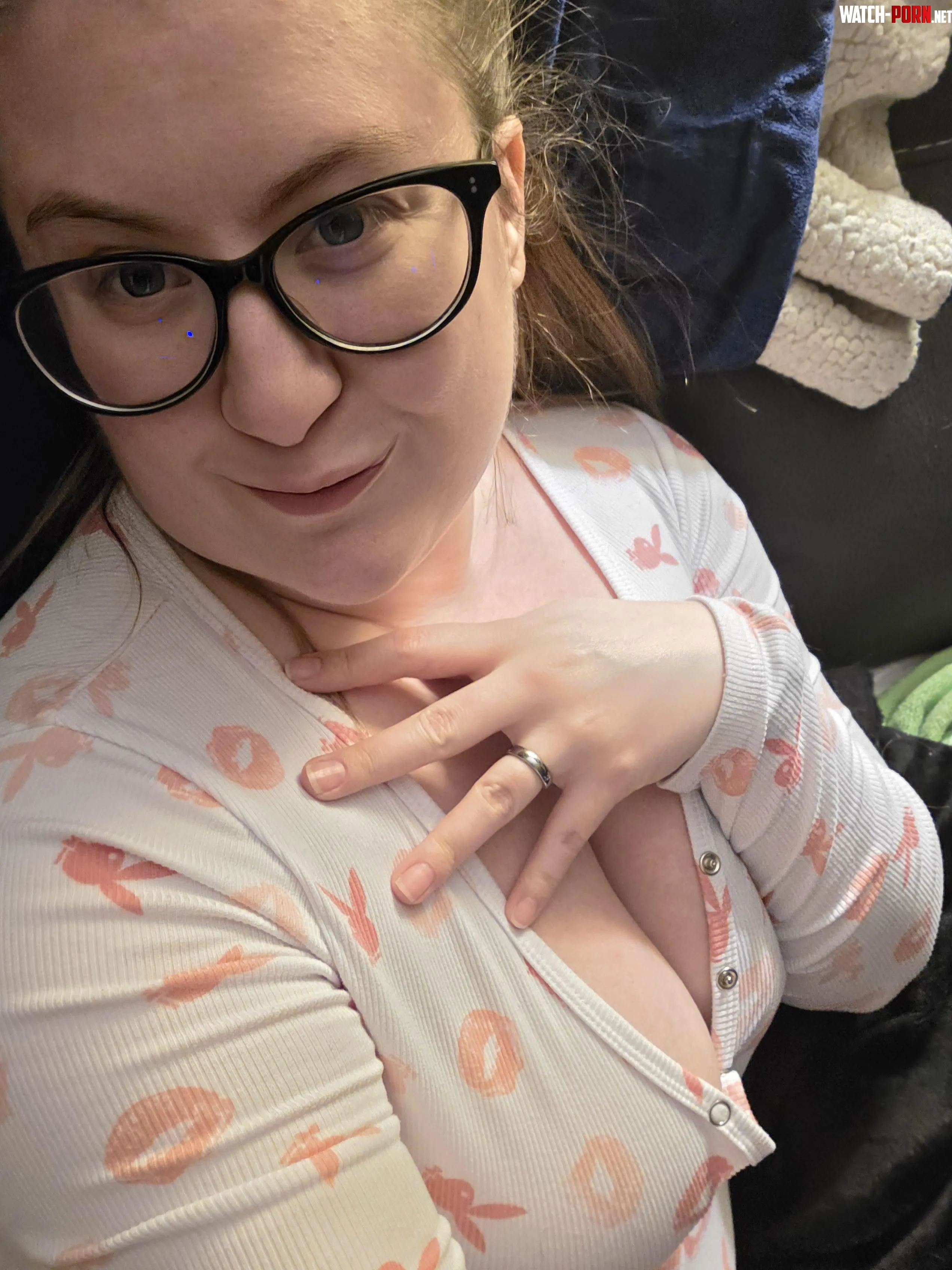 Relax with me before bed? by dirtynerdette