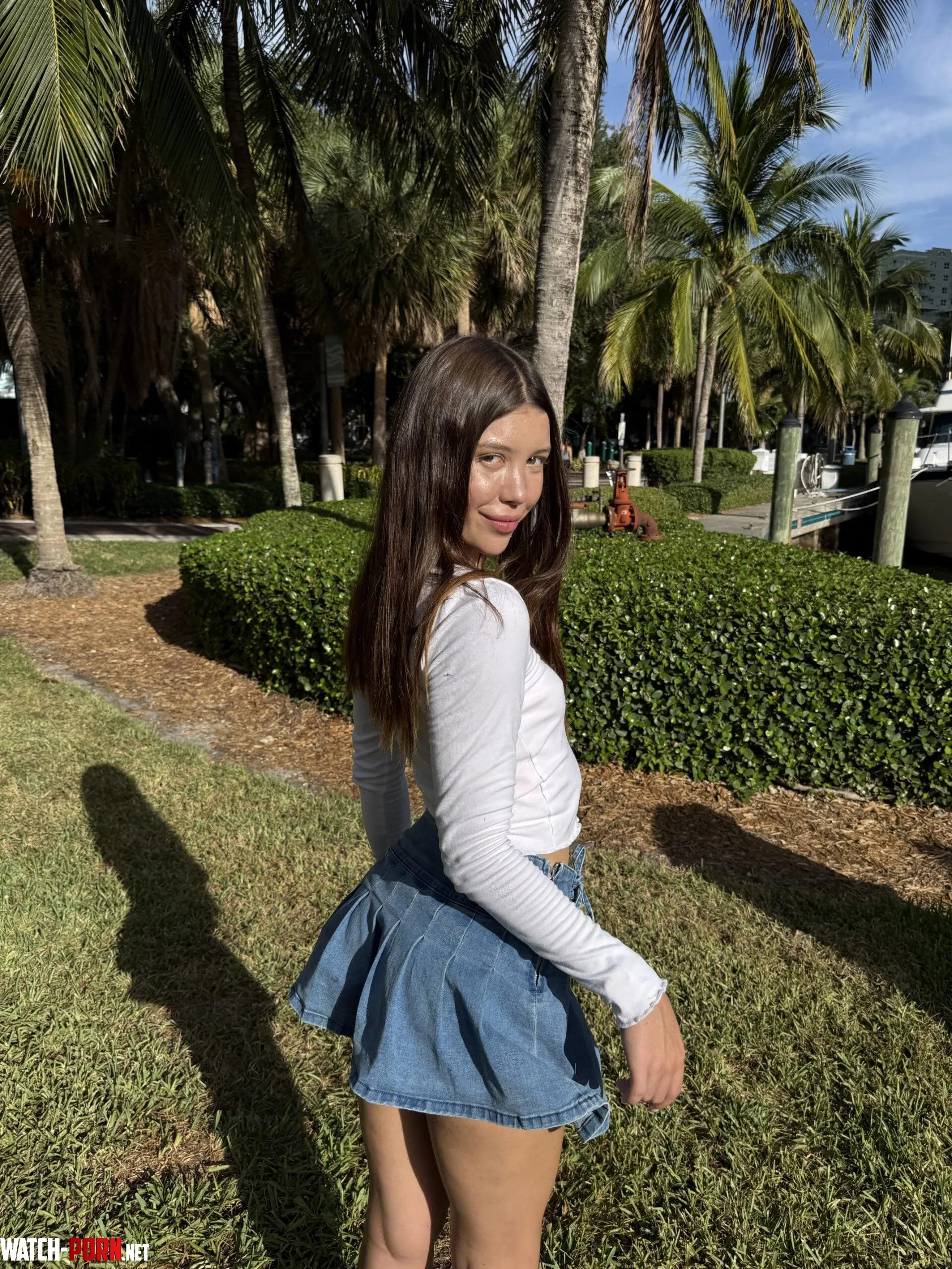 Showing just enough to keep it chic by sweetpea_smilee