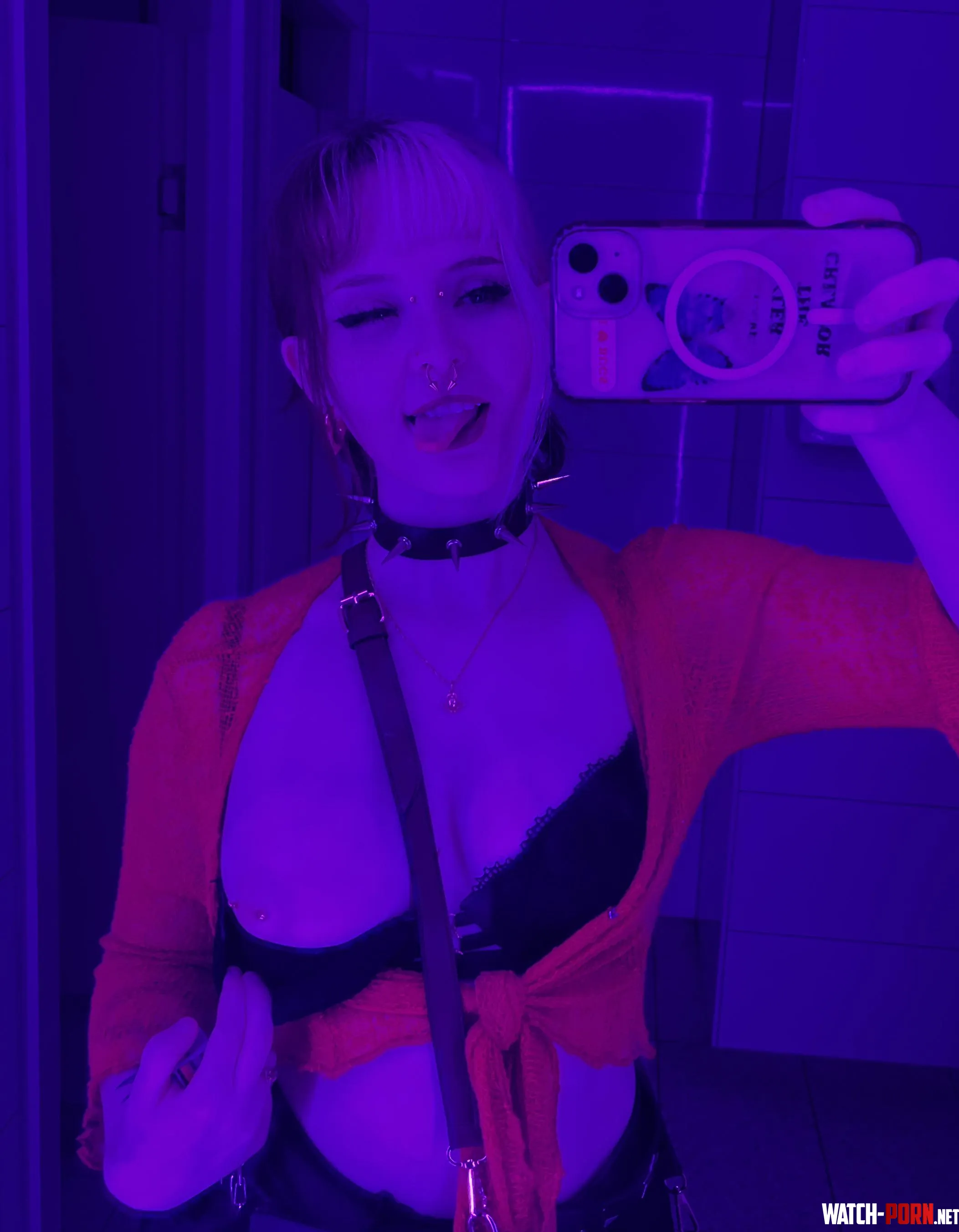 need another exhibitionist to play with by kewpiedollz