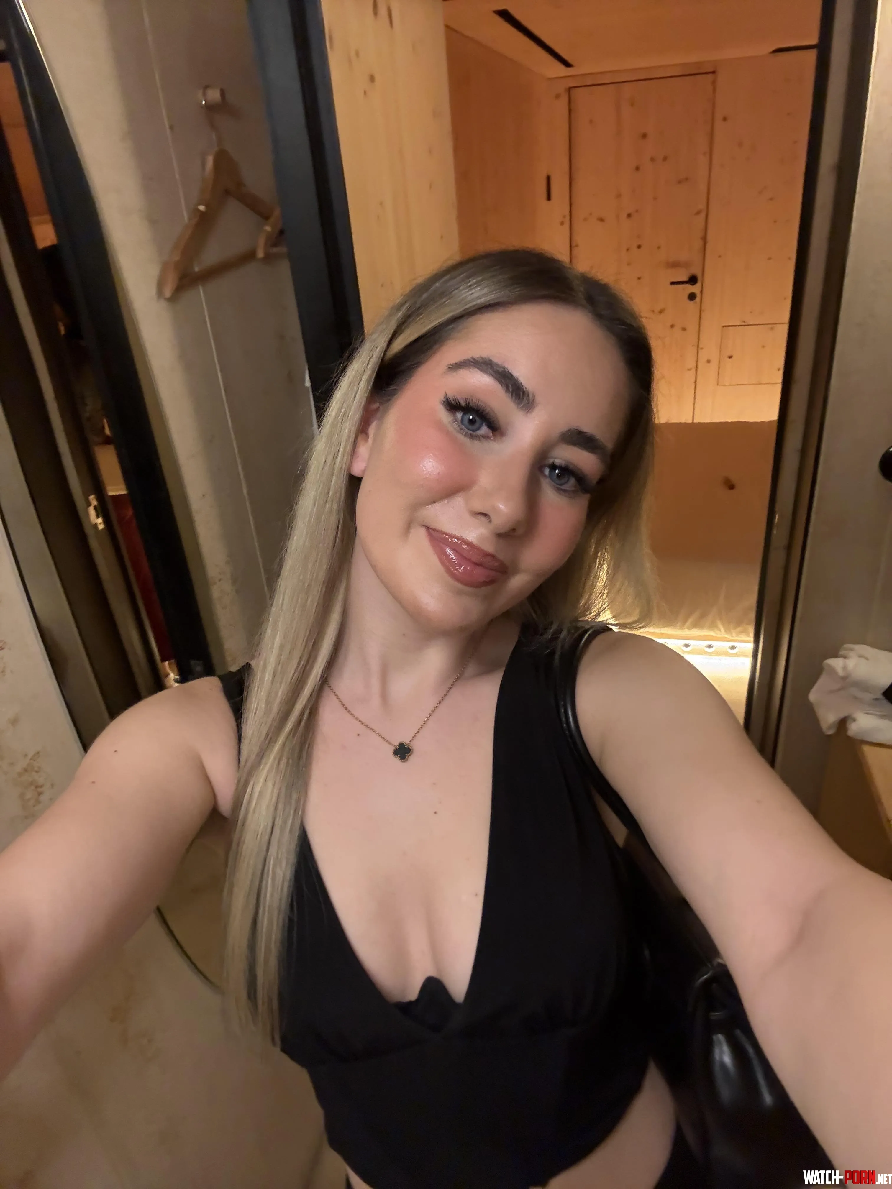 Natural latina by Haunting-Face-5922