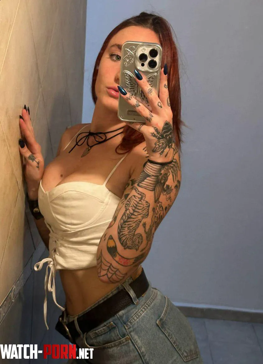 Can't beat a nice crop top with shorts.. by lulipop_mia