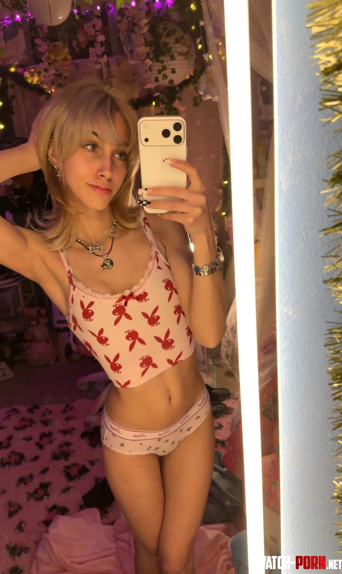 Obsessed with all kinds of crop tops lately. by ivywitchy