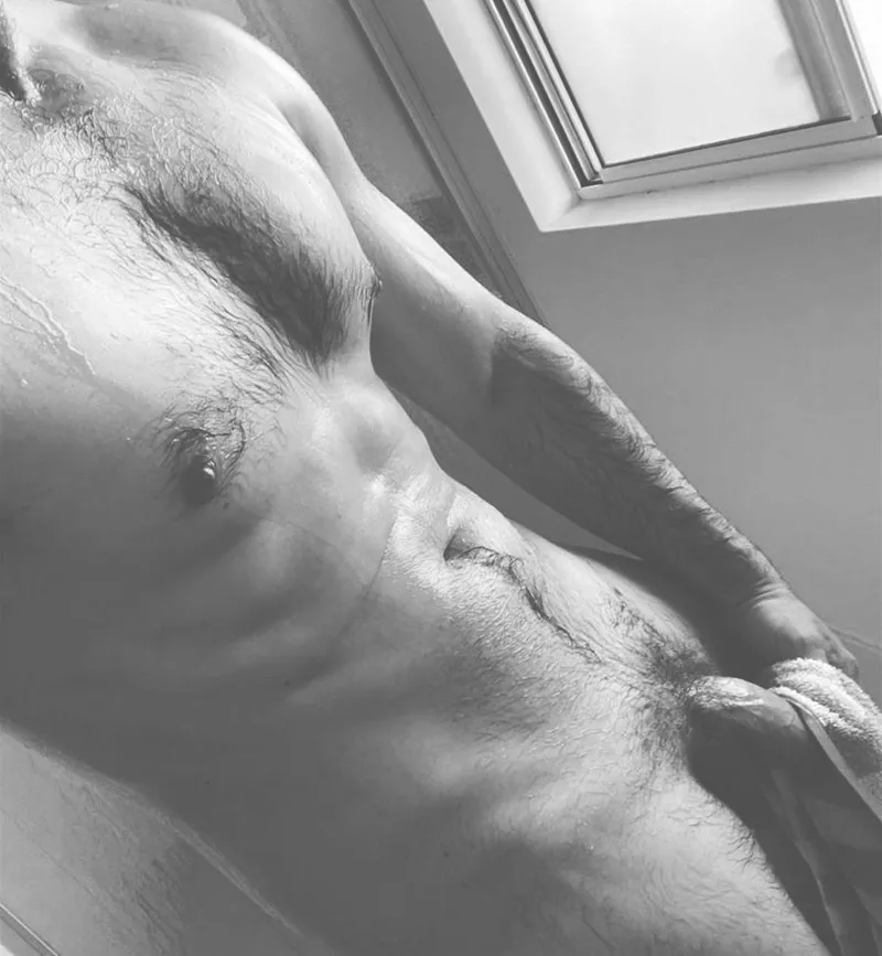 Thumbnail Embracing Post-Workout Refreshment: A Shower Affair | Rare-Ad5866