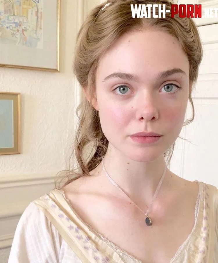 Elle Fanning by Blue_Robin_04