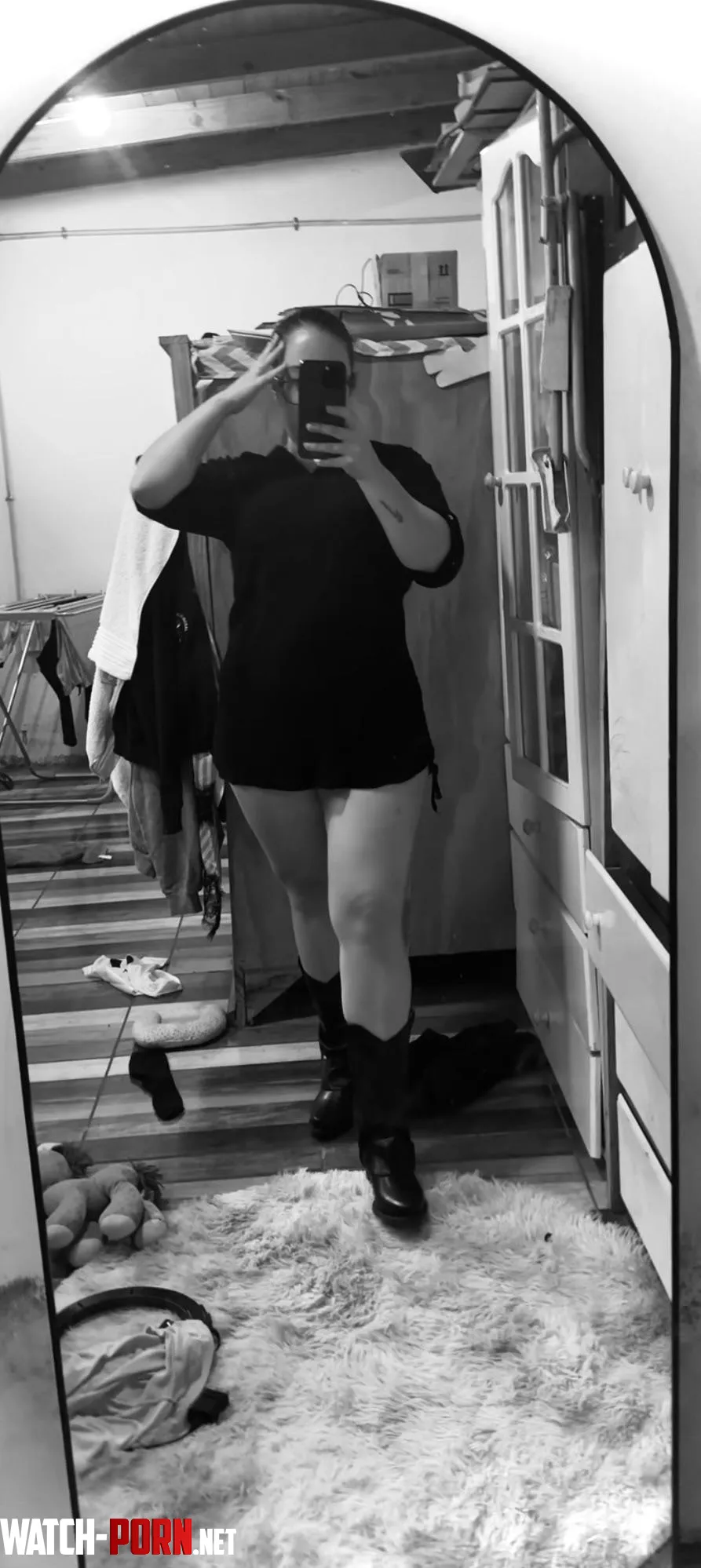 What do you think? How does it look on me? by florencia_1997