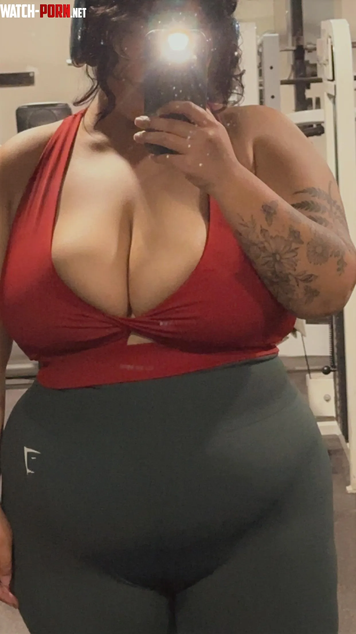 Serving major mom bod @ the gym 😝 by Pristine-Smoke3642