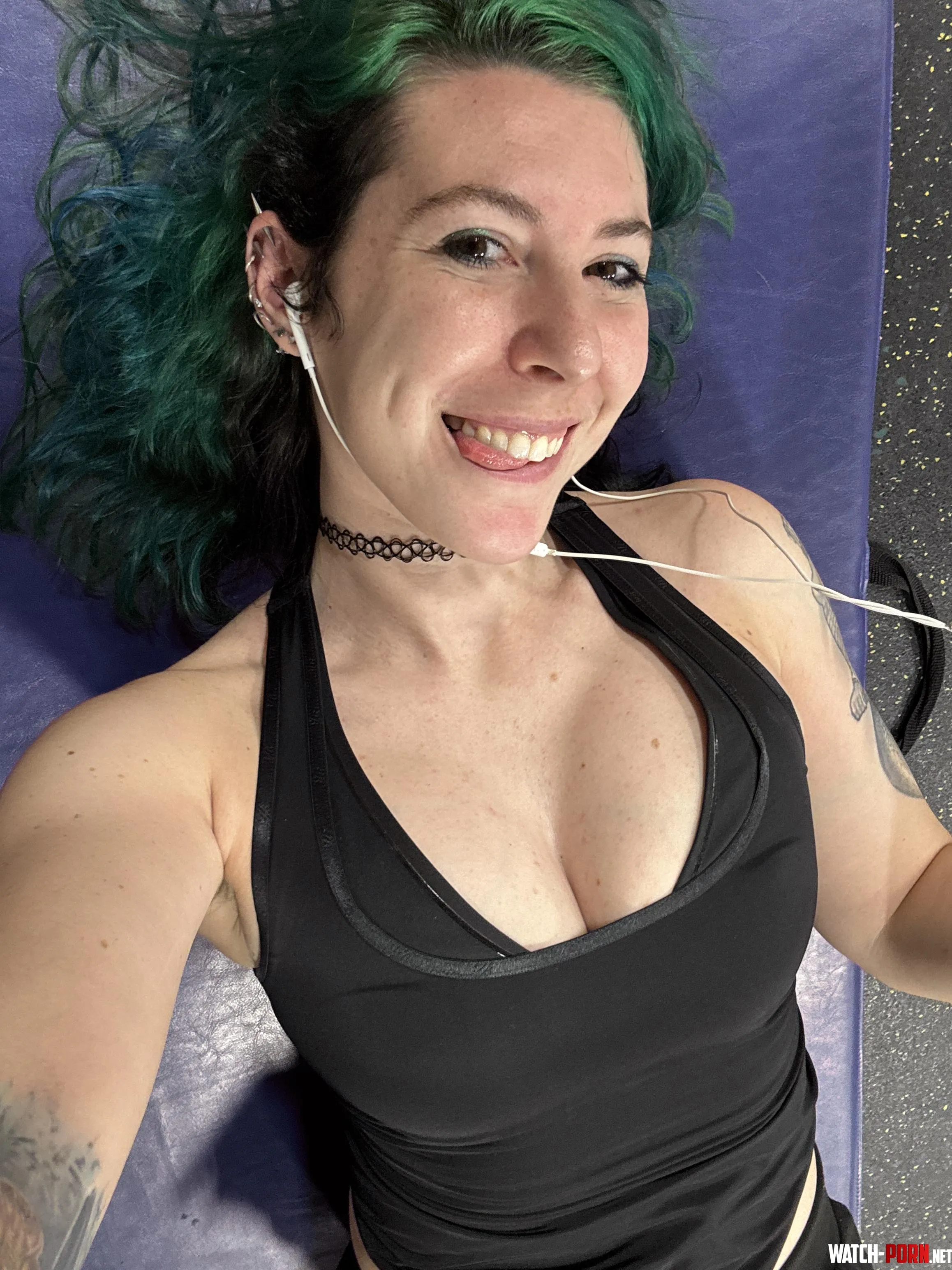 I know you wana stare by sirenskiss3