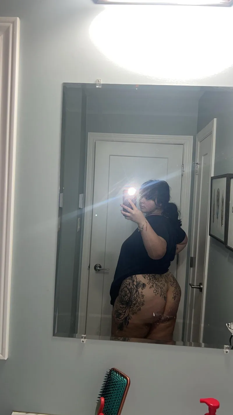Thumbnail luvelyroseeee Showcases All-Natural 🍑 in BBW Collection