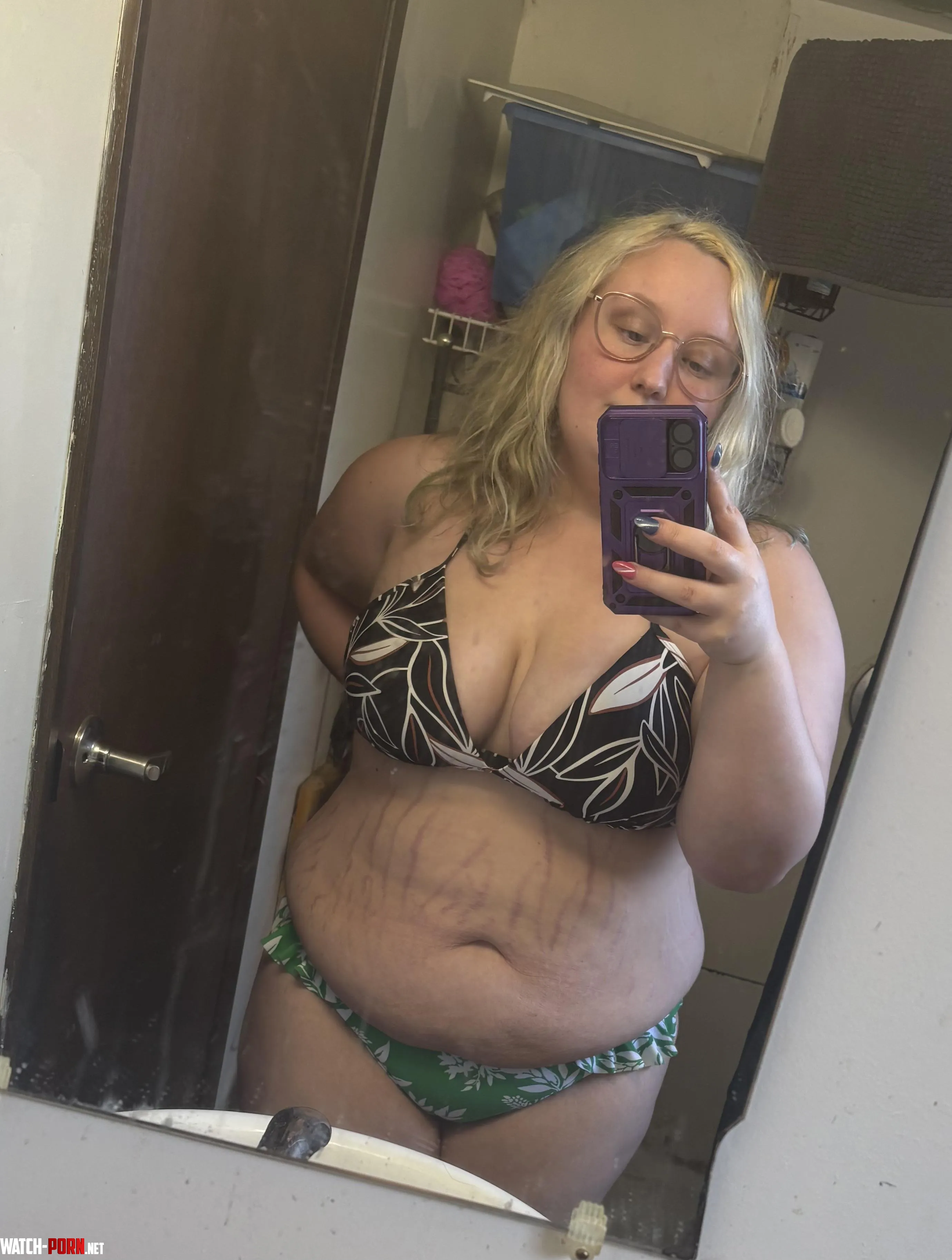 Too hot outside for normal clothing… by SpoildSuccubus666