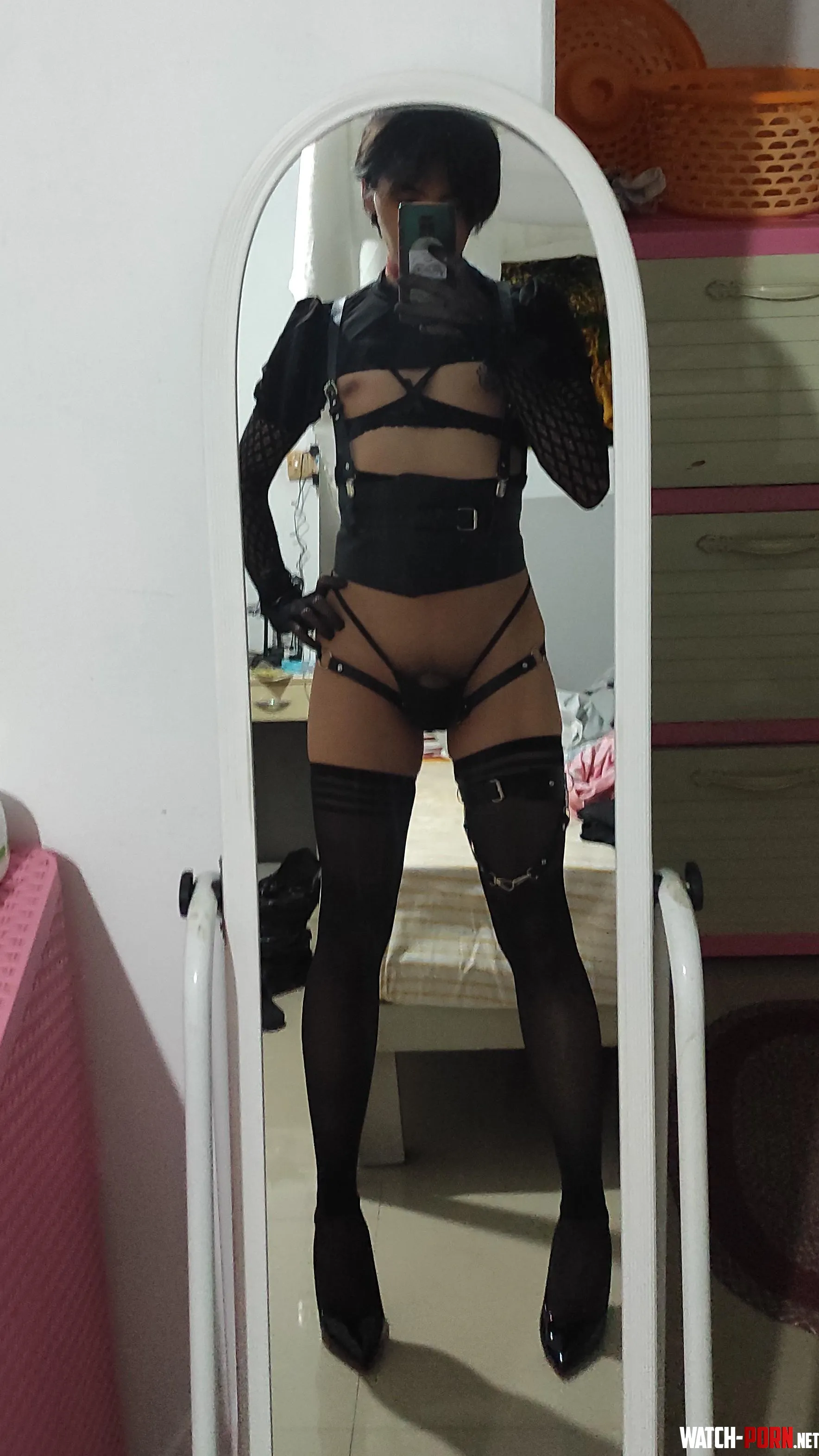 Quick mirror selfie by Andie165