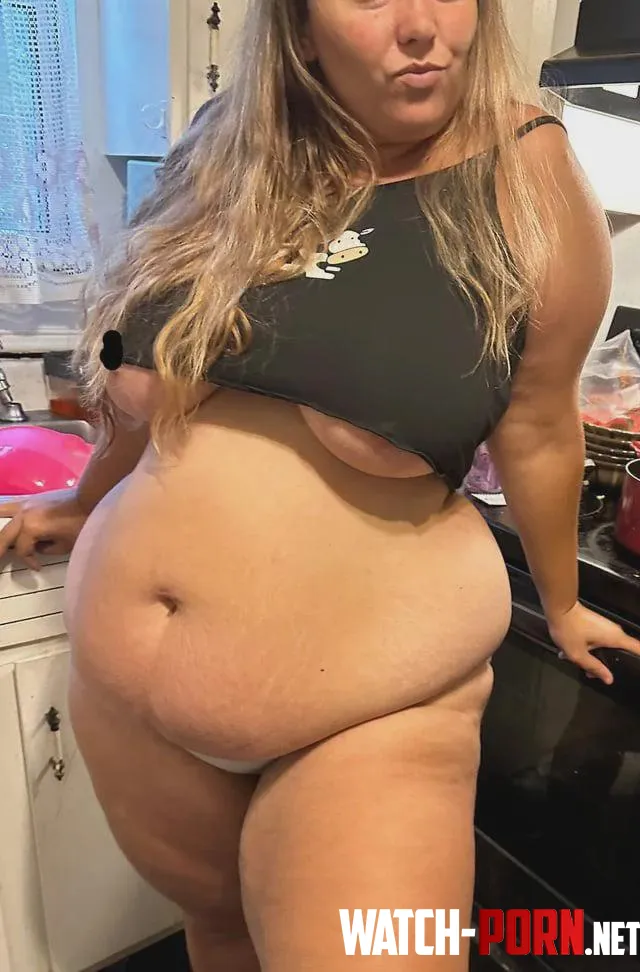 230 lbs of soft, jiggly mombod! by abigailgray256