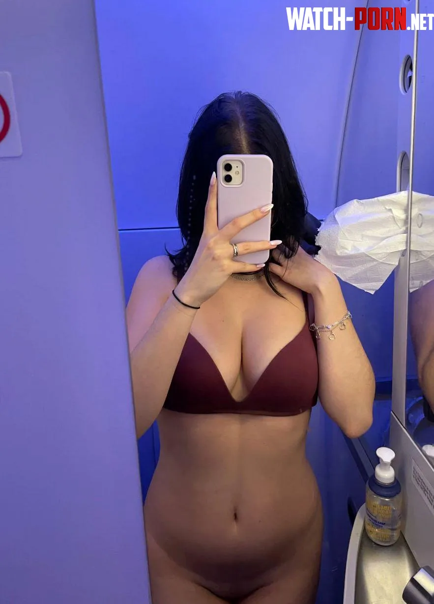 Ny här, gillar du vad du ser?🙈🔞 by IndependenceIll9925