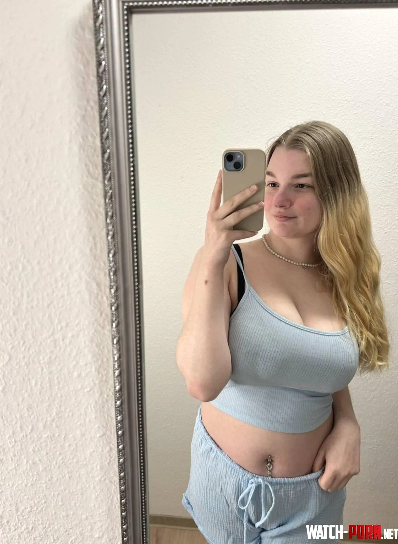 Please appreciate my young adult glow by abbythemouth