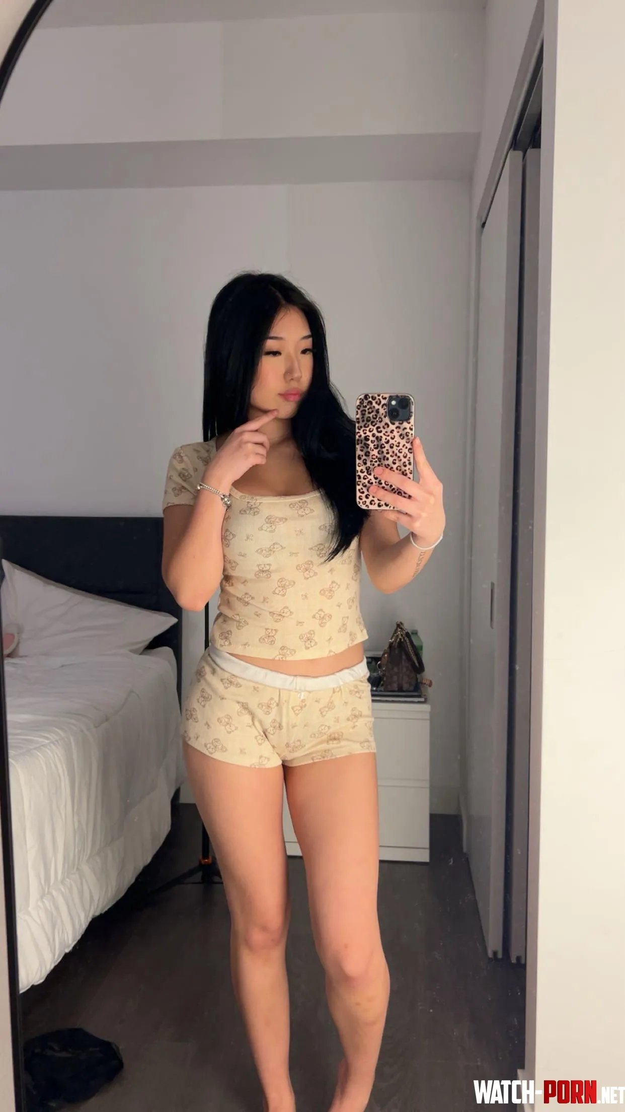 just checking myself real quick by kimmy_nguyenx