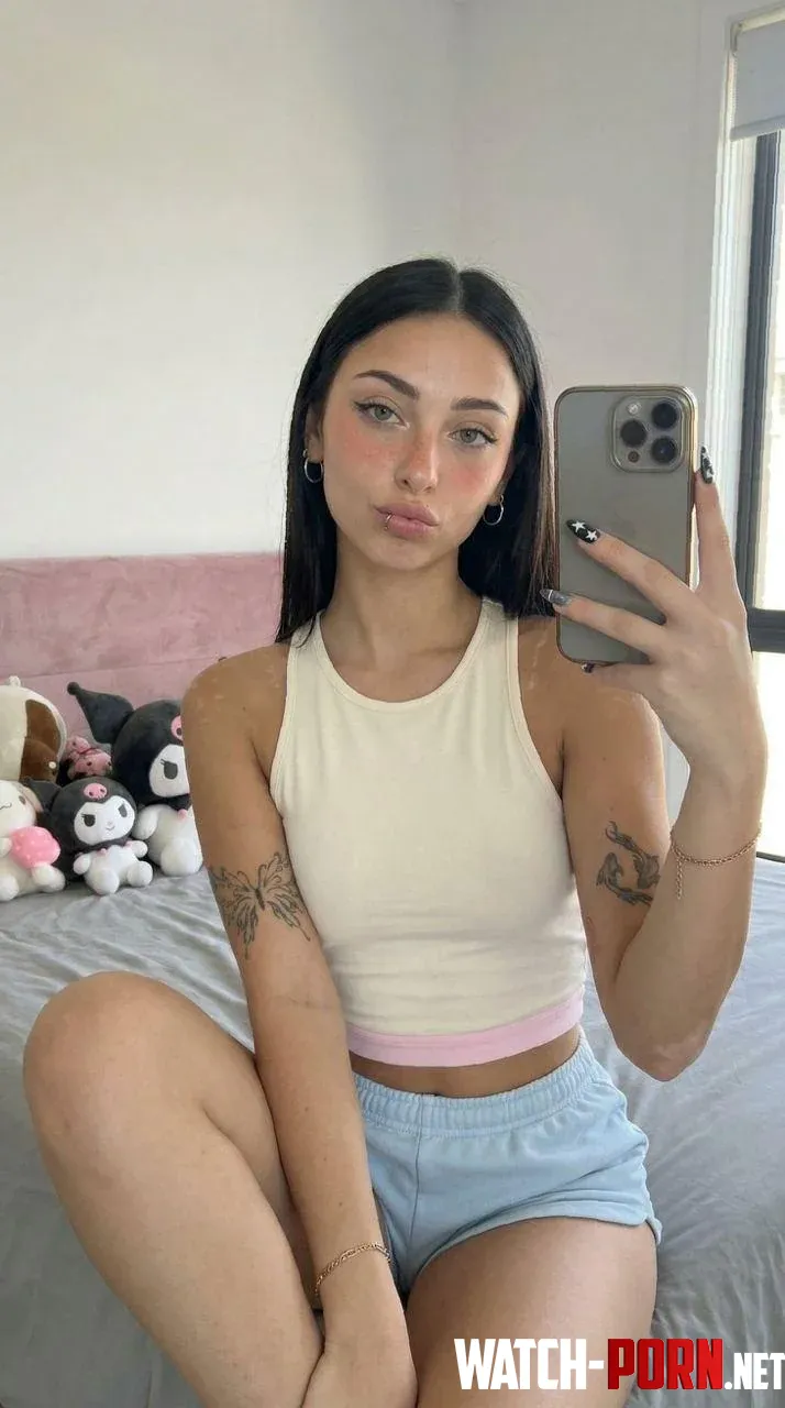 Do you like my crop top ? by cutealtgirl