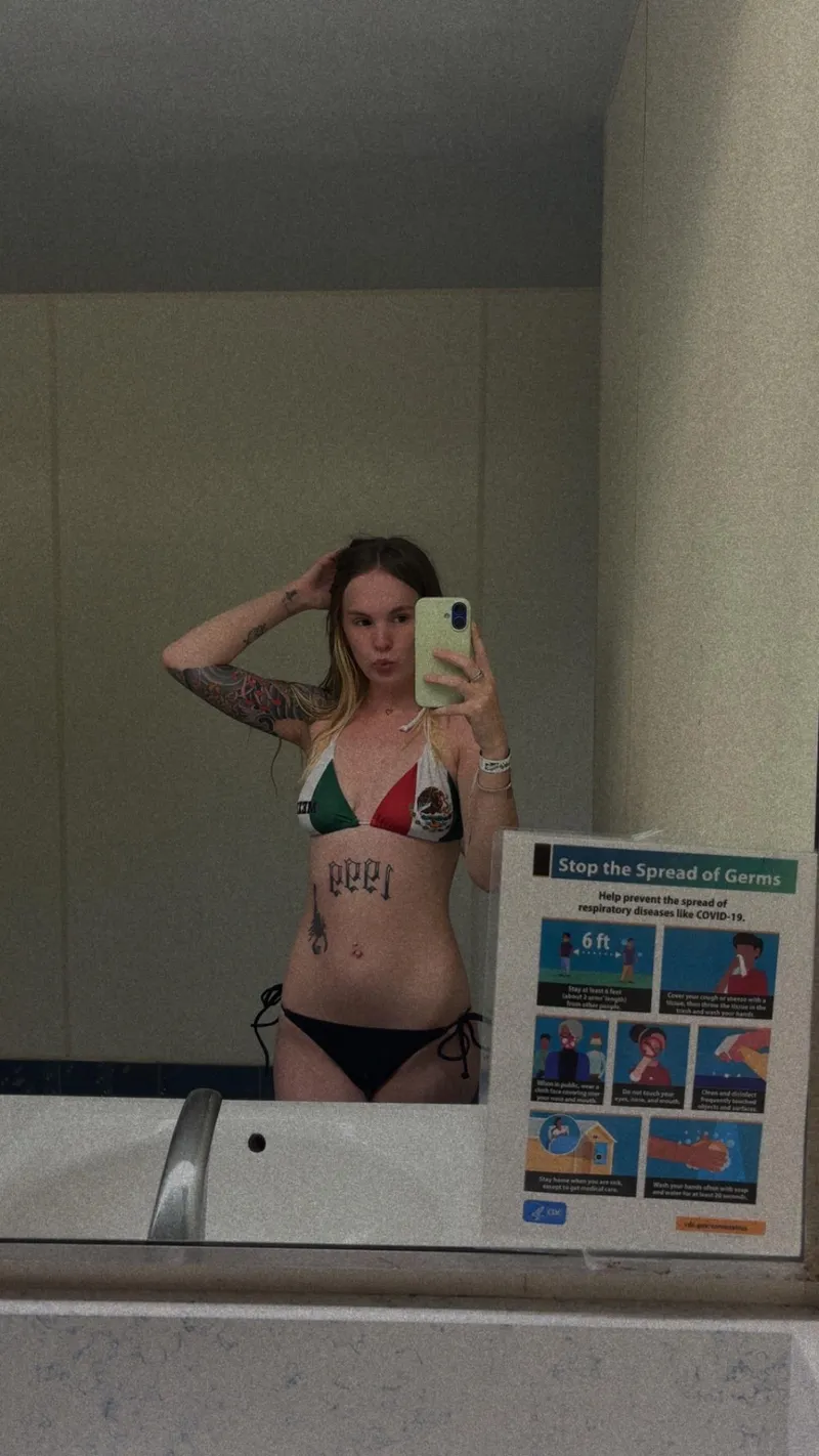 Thumbnail Sunday Funday Mirror Selfie: Weekend Smiles by cannaxdoll1 | MirrorSelfie Category