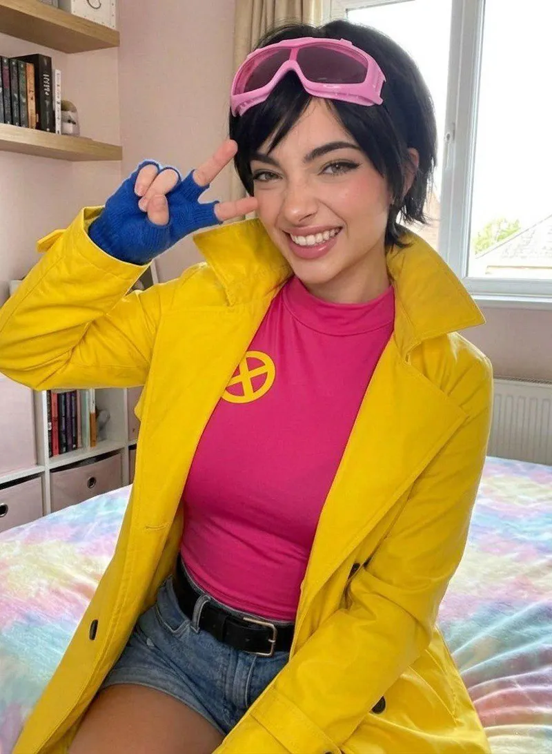 Thumbnail Jubilee Cosplay: Lily's Stunning Impersonation