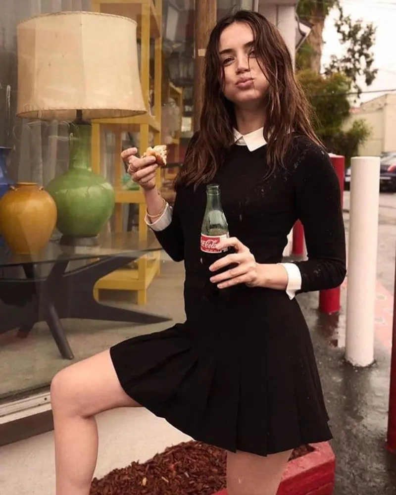 Thumbnail All About Ana de Armas: A Look into Her Beauty