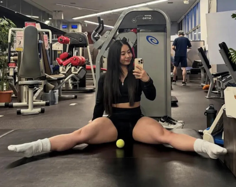 Thumbnail Quadzilla_Hinano: Unleashing Leg Power by RedHopSnob | ThickFit