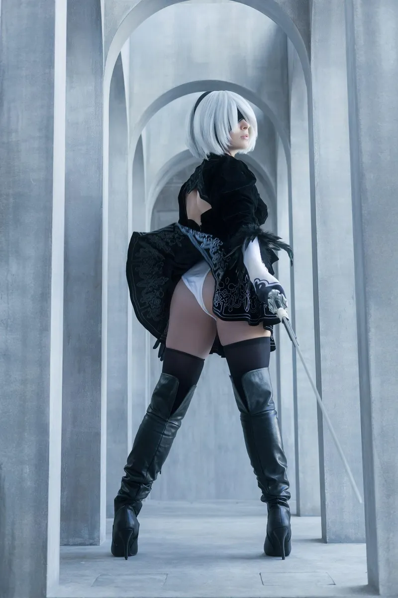 Thumbnail YunieSunshine Wows with 2B Cosplay Performance | 2Booty Category Spotlight