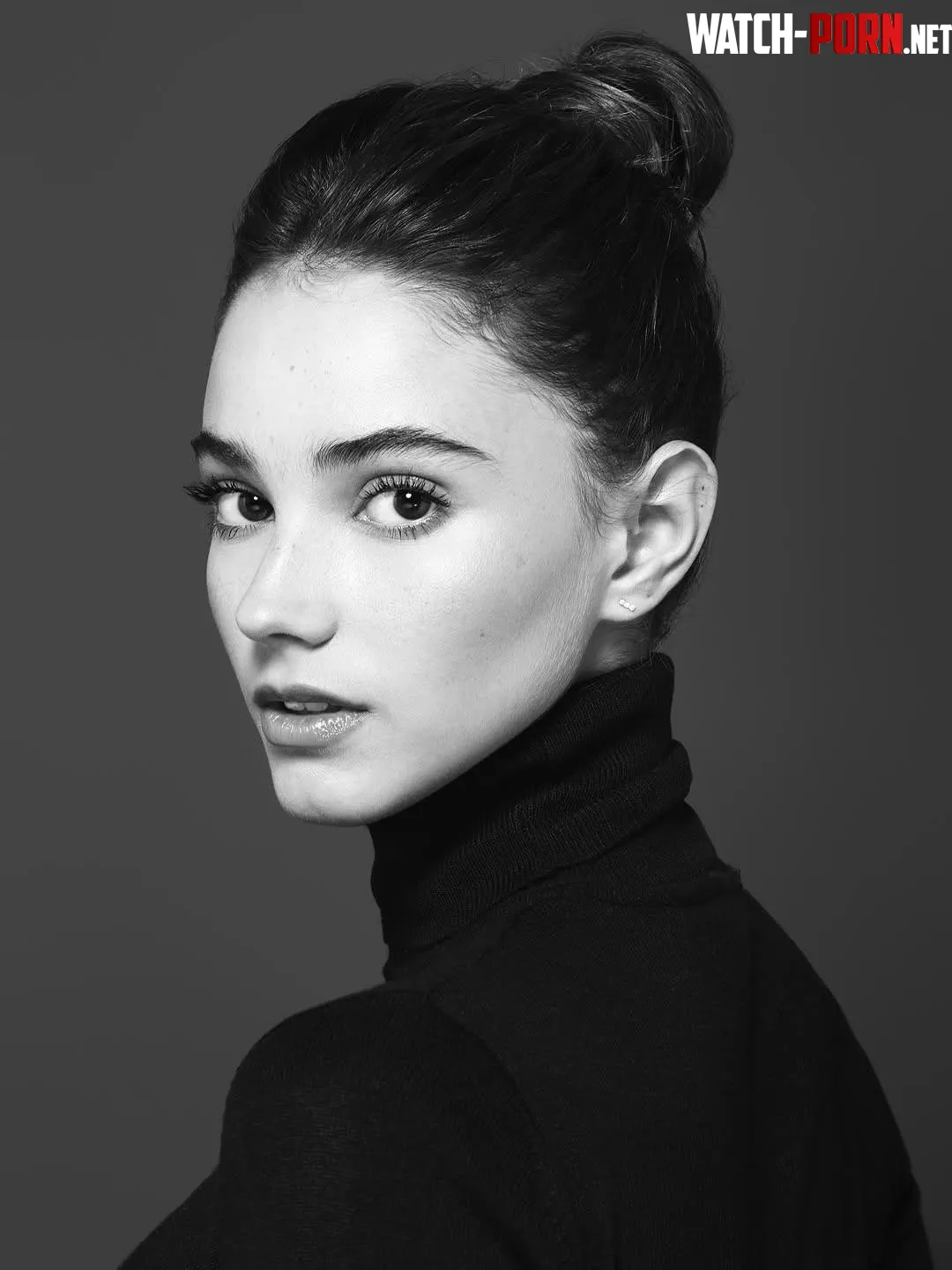 Laura Taylor by QueriousGorge