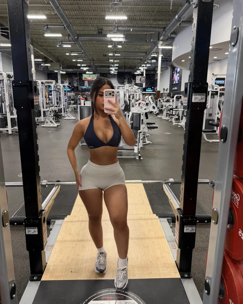 Thumbnail Embrace Your Natural Build in the Gym