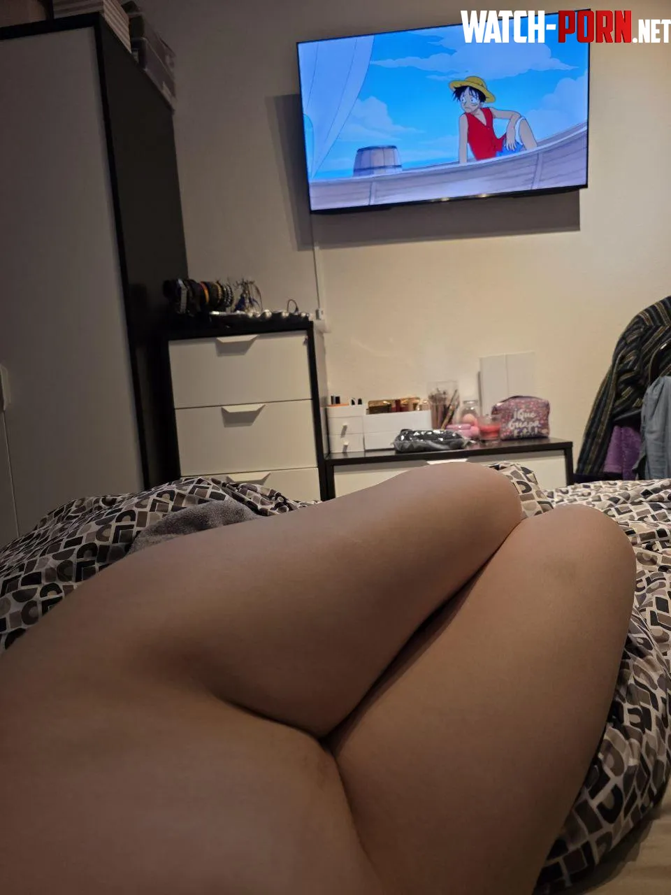 'kay, enough! Let's see what's all this fuss about! [F] by Chris-dancer