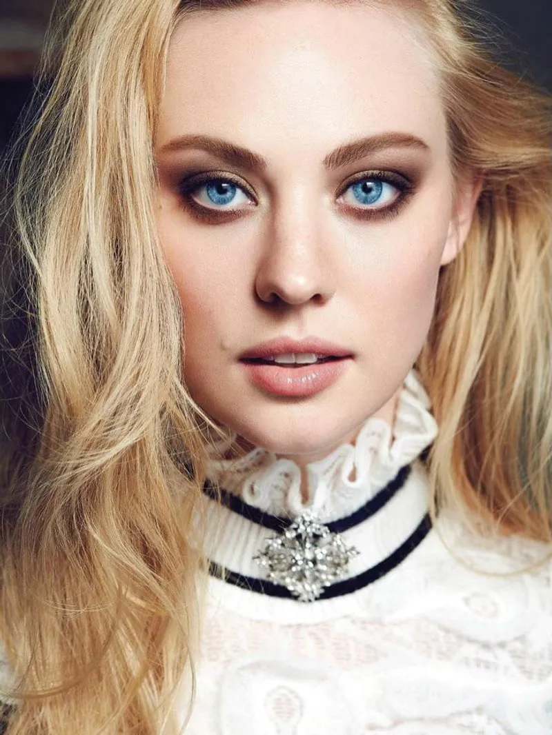 Thumbnail Unveiling the Beauty of Deborah Ann Woll | KG101411