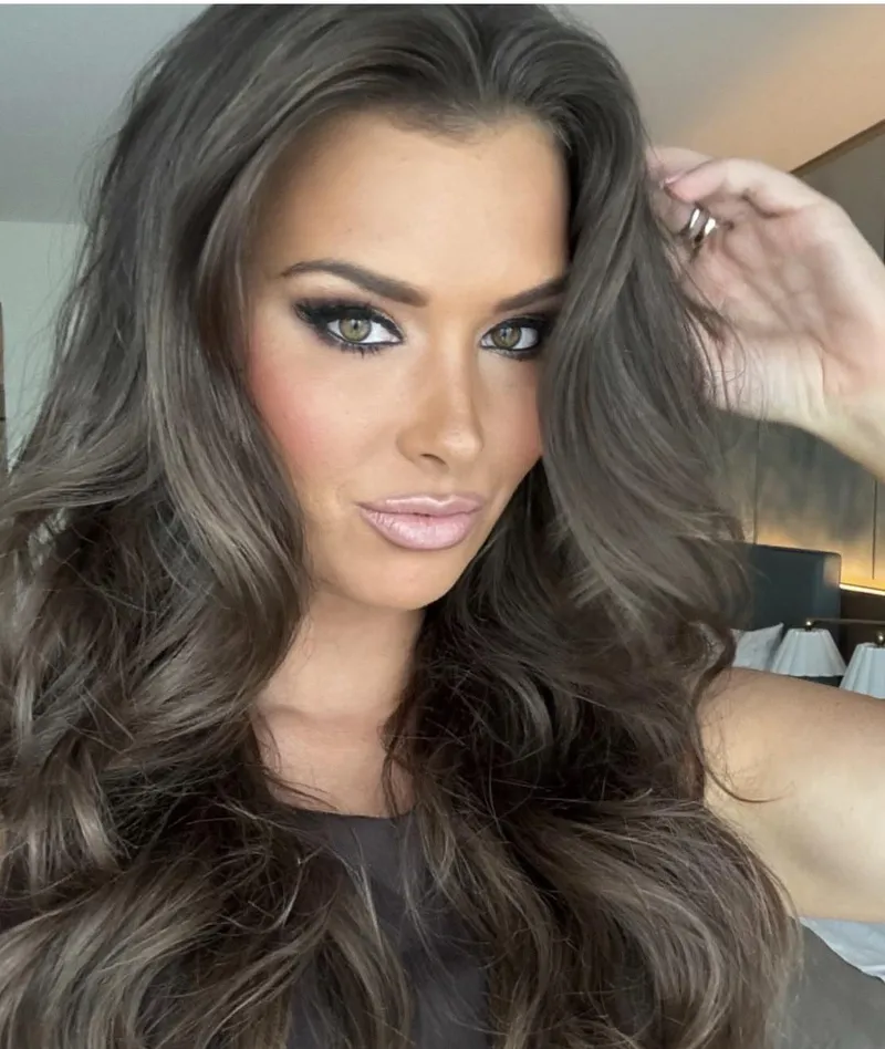 Thumbnail Aileen Hnatiuk: The Charming Reporter by forkes98524