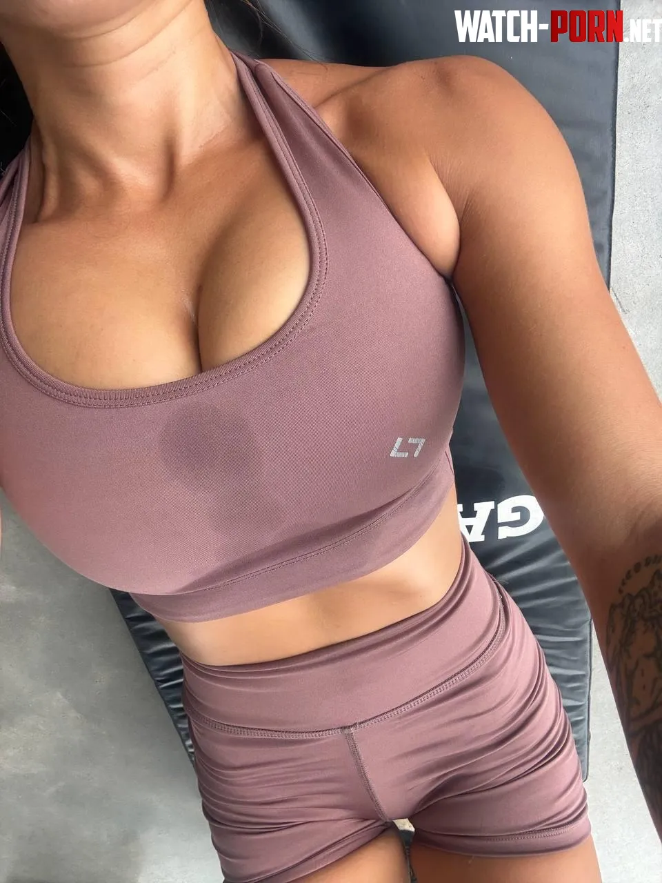 Friday ay the gym 💦💦💦 by chrissy-fit