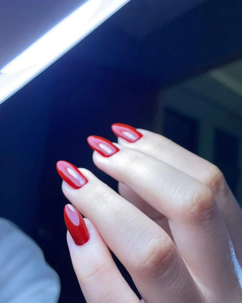 Thumbnail Glamour and Grace: My Journey with Gel Polish Begins