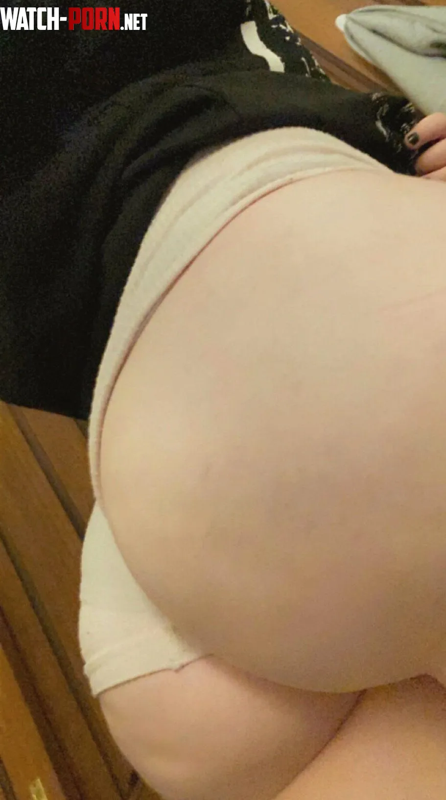 F20 trying to hypnotize u with my PAWG ass by aristillsleepy