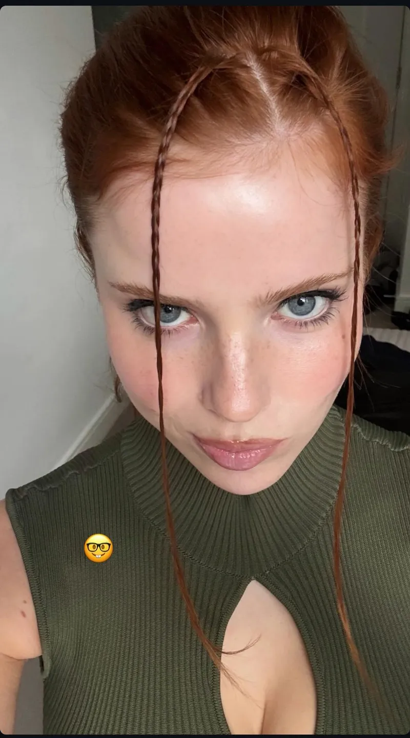 Thumbnail Emily Deyt-Aysage by jredton | RedheadedGoddesses Category