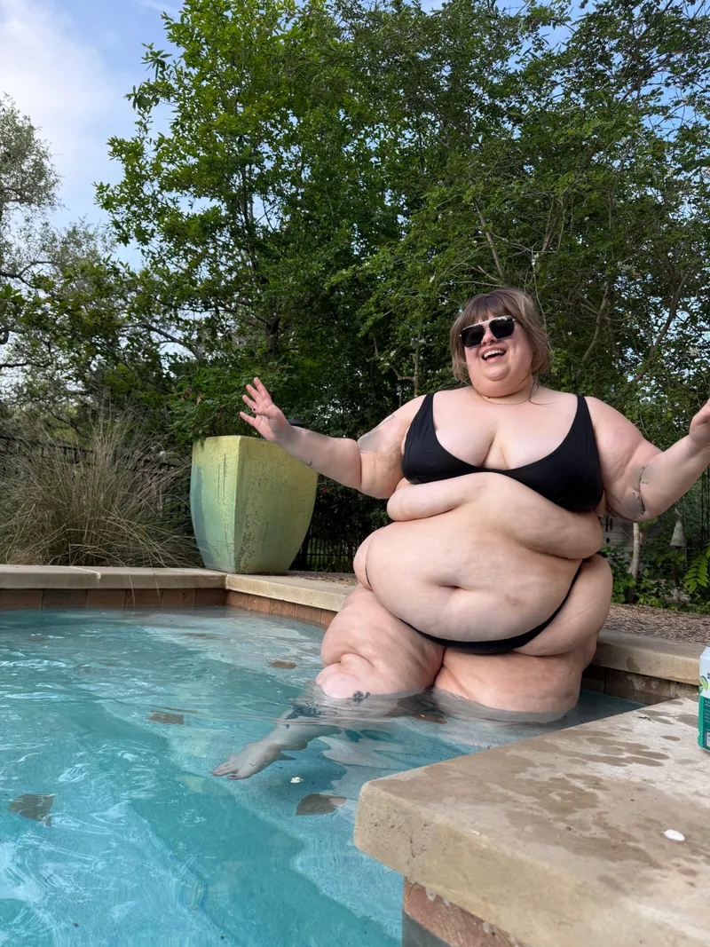 Thumbnail Stepping Out in Style - bigbeckybennett's Public Adventure