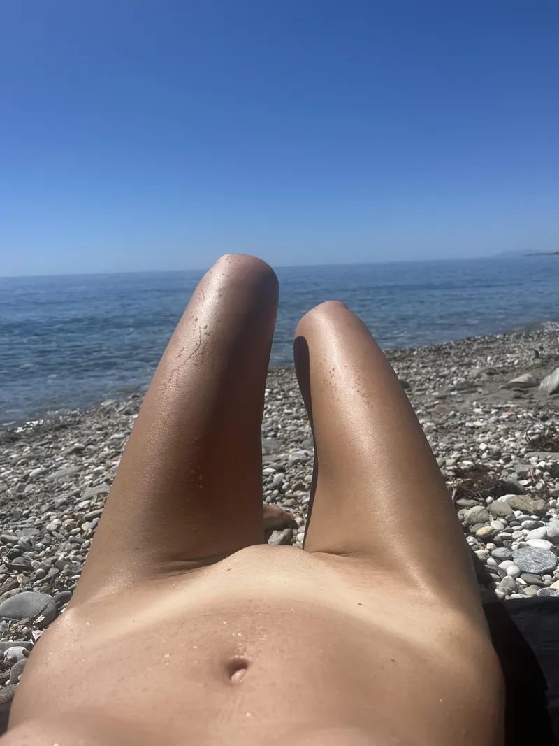 Thumbnail nalaloo Shines Light on a Mini Sunny Mound Delight