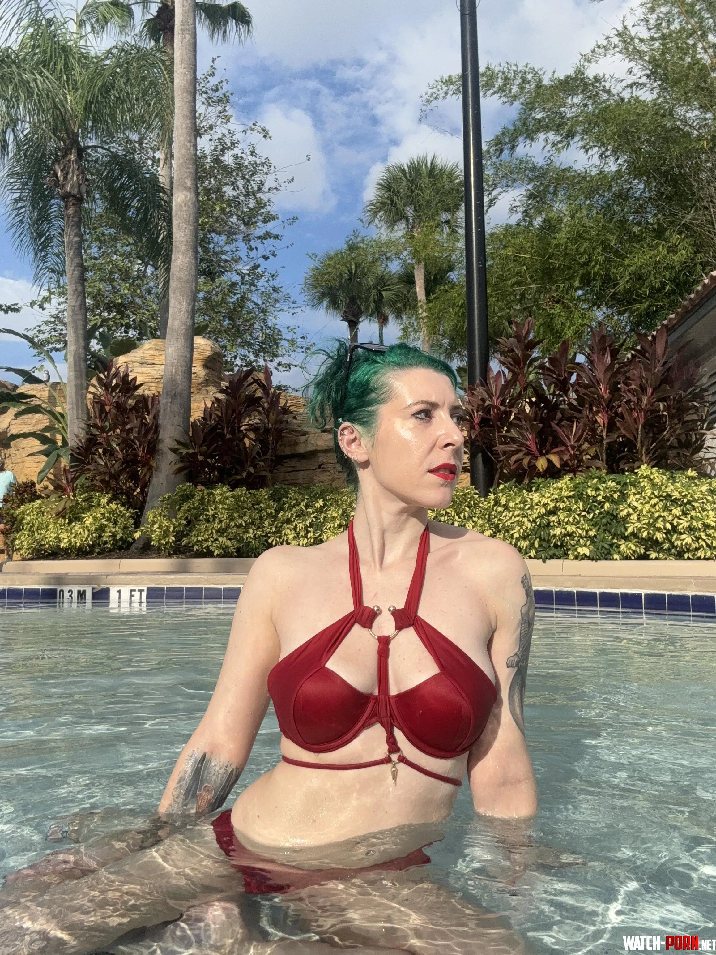 Sunlit hottie by sirenskiss3