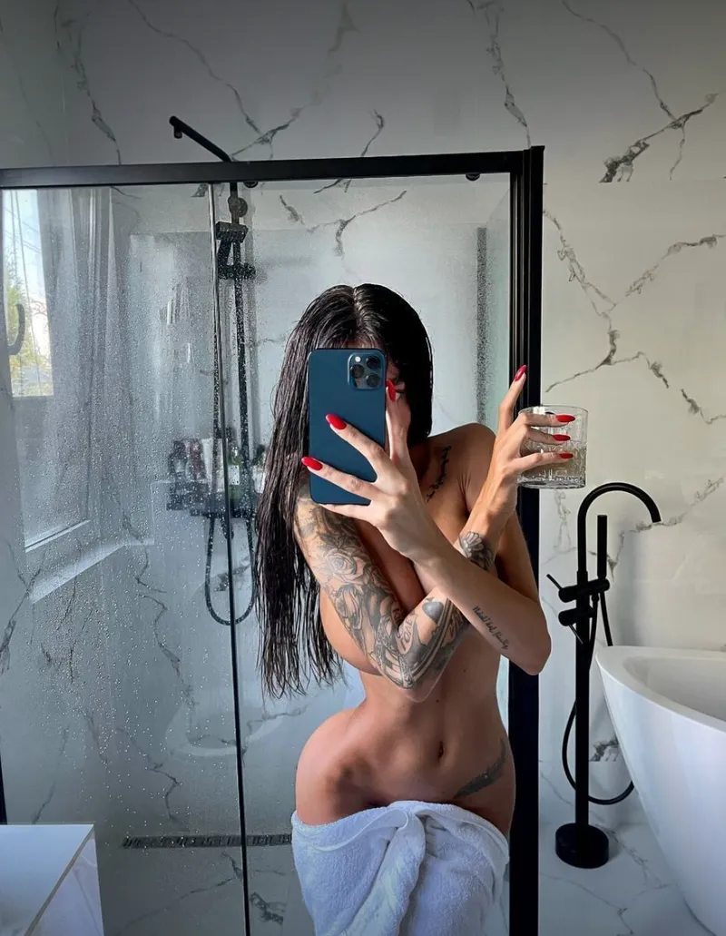 Thumbnail Break the Internet: Faking It Like a Pro by TheBigBitch