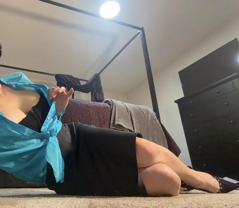 Thumbnail Pencilskirts: Fit and Fashion-Forward by FitMilfSam