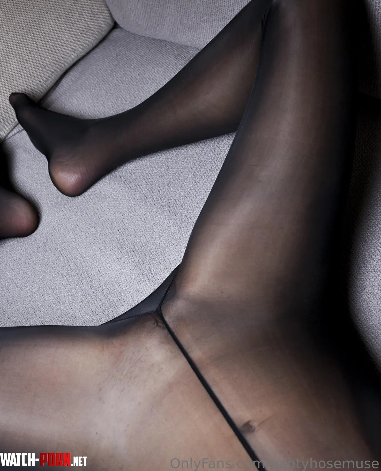 Do you like me in my pantyhose? by Pantyhosemuse