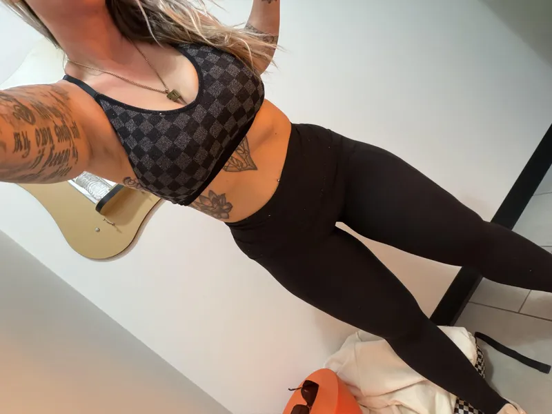 Thumbnail Only4JeepParts Celebrates Birthday Countdown in Leggings