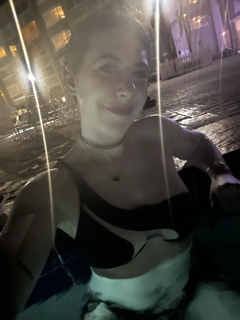 Thumbnail Sultry Soak: Experience the Heat in sirenskiss3's Hot Tub Adventure